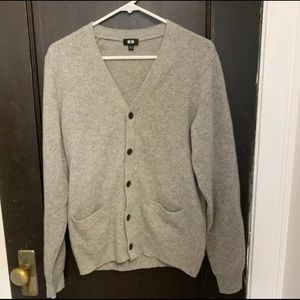 UNIQLO wool grey button up VERY good Condition